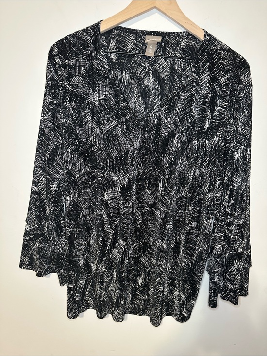 Chico's Tops - Chico's Etched Leaf Ruffle Sleeves Top SZ 4 V Neck 3/4 Sleeves Color Black